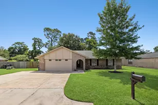 12422 Old River Dr, Baytown, TX 77523 - Photo 1