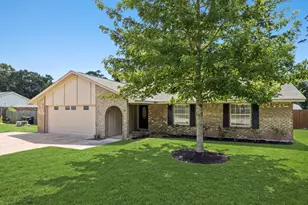 12422 Old River Dr, Baytown, TX 77523 - Photo 3