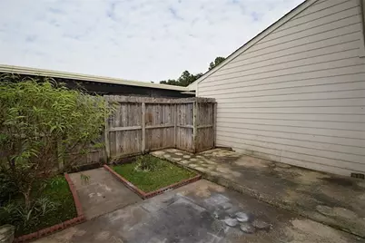 9323 Westwood Village Drive #6, Houston, TX 77036 - Photo 15