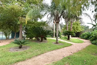 9323 Westwood Village Drive #6, Houston, TX 77036 - Photo 17