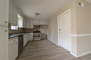 515 Broad Ripple Dr, Houston, TX 77336 - Photo 5