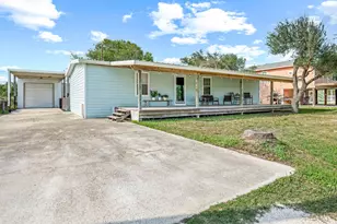 904 W Harrison Ave, Port O'Connor, TX 77982 - Photo 33