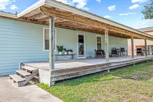 904 W Harrison Ave, Port O'Connor, TX 77982 - Photo 3