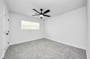 10411 Westray St, Houston, TX 77043 - Photo 17