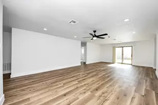 10411 Westray St, Houston, TX 77043 - Photo 23