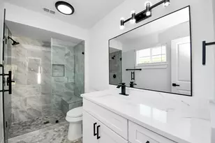 10411 Westray St, Houston, TX 77043 - Photo 15