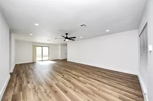 10411 Westray St, Houston, TX 77043 - Photo 21