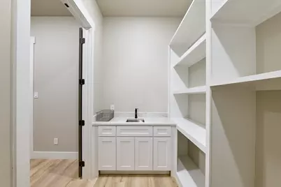 565 Longhorn Trail, Angleton, TX 77515 - Photo 31