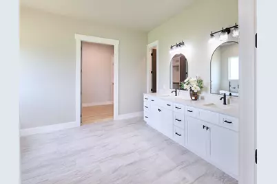 565 Longhorn Trail, Angleton, TX 77515 - Photo 17