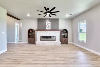 565 Longhorn Trail, Angleton, TX 77515 - Photo 9