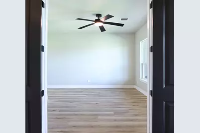 565 Longhorn Trail, Angleton, TX 77515 - Photo 5