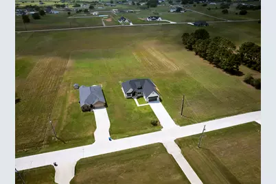 565 Longhorn Trail, Angleton, TX 77515 - Photo 35