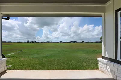 565 Longhorn Trail, Angleton, TX 77515 - Photo 33