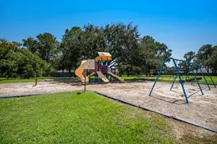 1431 New Cedars Dr, Houston, TX 77062 - Photo 27