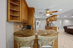 10122 Laurie Ln, Highlands, TX 77562 - Photo 13