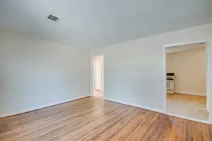3742 Dreyfus St, Houston, TX 77021 - Photo 5