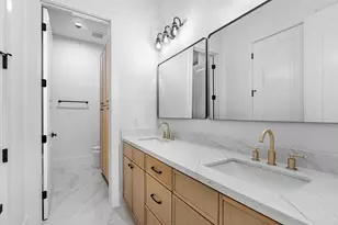 811 Woodstock St, Bellaire, TX 77401 - Photo 33