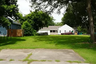 2606 N Houston Dr, La Marque, TX 77568 - Photo 1