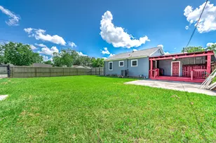 1419 S Durant St, Alvin, TX 77511 - Photo 33