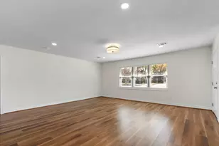 10218 Moorberry Ln, Houston, TX 77043 - Photo 5