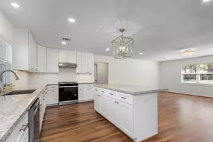 10218 Moorberry Ln, Houston, TX 77043 - Photo 11