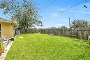 3327 Honey Creek Dr, Houston, TX 77082 - Photo 27