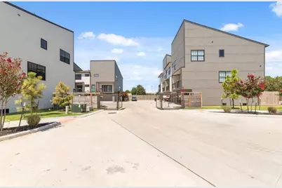 11925 N Hoa Sen Cir, Houston, TX 77072 - Photo 37