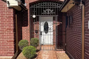 9715 Raul Hector Dr, Houston, TX 77075 - Photo 3