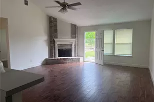 17034 Coachmaker Dr, Friendswood, TX 77546 - Photo 9