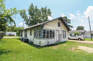 1203 N Houston Ave, Livingston, TX 77351 - Photo 5
