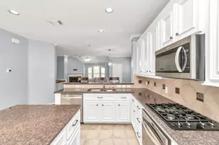 2901 W Dallas St, Houston, TX 77019 - Photo 23