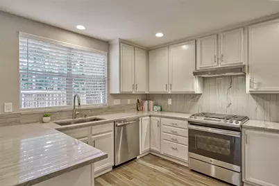 38 E Gaslight Place, The Woodlands, TX 77382 - Photo 13