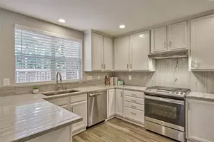 38 E Gaslight Pl, The Woodlands, TX 77382 - Photo 13