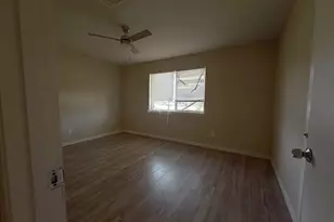 4614 27th St, Dickinson, TX 77539 - Photo 9