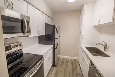 2121 Fountain View Drive #25, Houston, TX 77057 - Photo 3