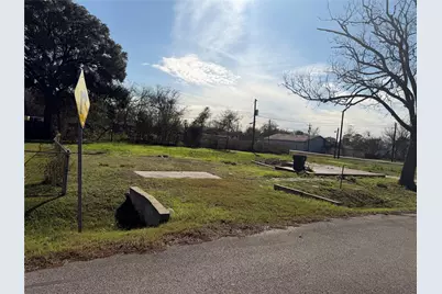 819 Collins Street, Richmond, TX 77469 - Photo 11