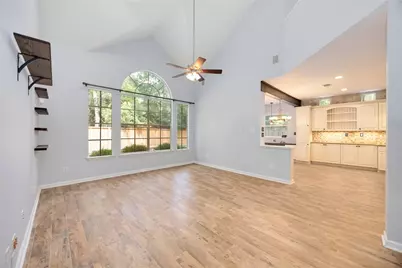 11 Alden Glen Court, The Woodlands, TX 77382 - Photo 21