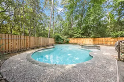 11 Alden Glen Court, The Woodlands, TX 77382 - Photo 5