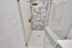 1603 Sylvester Rd, Houston, TX 77009 - Photo 31