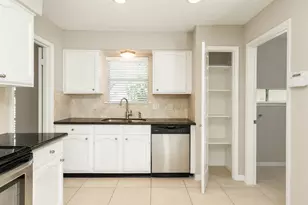 3042 Pecan Point Dr, Sugar Land, TX 77478 - Photo 15