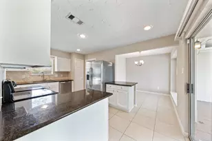 3042 Pecan Point Dr, Sugar Land, TX 77478 - Photo 13