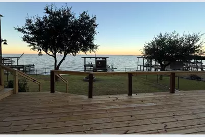 102 Bridgelanding, Onalaska, TX 77360 - Photo 9