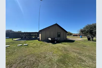 1904 Dodge Lane, Wallis, TX 77485 - Photo 5