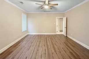 110 N Pinto Point Cir, Spring, TX 77389 - Photo 11