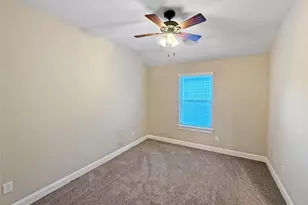 110 N Pinto Point Cir, Spring, TX 77389 - Photo 13