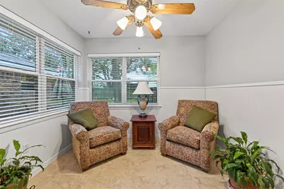 5911 Warm Springs Road, Houston, TX 77035 - Photo 15