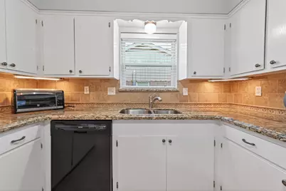 5911 Warm Springs Road, Houston, TX 77035 - Photo 11