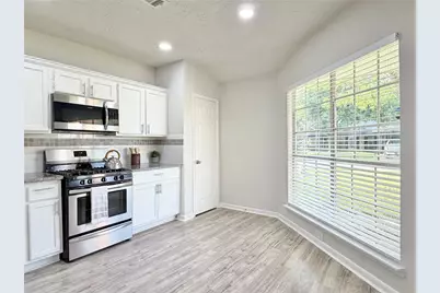 10940 Collingswood Drive, La Porte, TX 77571 - Photo 9