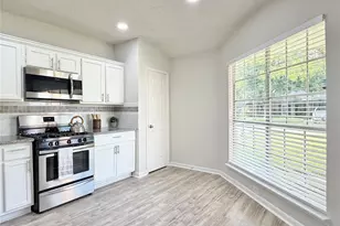10940 Collingswood Dr, La Porte, TX 77571 - Photo 9