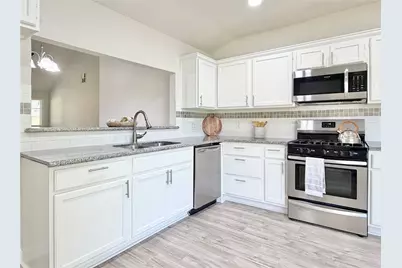 10940 Collingswood Drive, La Porte, TX 77571 - Photo 7